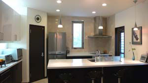 奥さまが「とても使いやすい」とおっしゃる広々としたオール
電化のキッチン