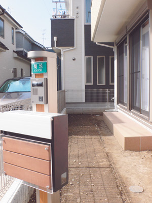 お2人が芝生を敷きたいとおっしゃるお庭。南向きでとても日当たりが良い