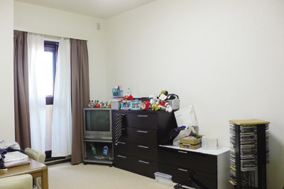 
５.５畳の洋室にはデスクやテレビもあり、書斎のように使用されている