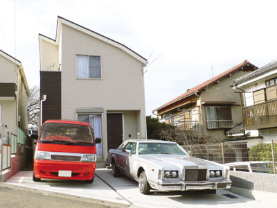 お２人のご希望だった広い駐車スペースを備えた國立さんのマイホーム