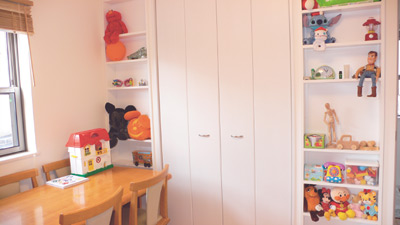 1階の一部屋は収納力たっぷり、おもちゃもいっぱいの子供部屋