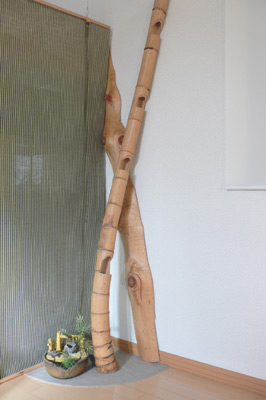 LDKには向山さんのセンスをうかがわせる和風のオブジェが飾られている