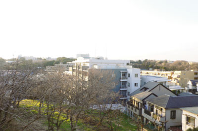 天気の良い日は富士山まで見えるという、２階からの眺め