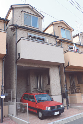 レンガ風のサイディングが優しい印象の中川さんのお宅