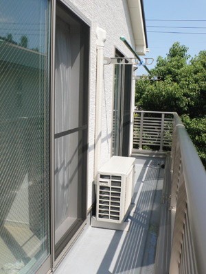 ２部屋にまたがる広いバルコニーは日当たり
もよく、たくさんの洗濯物を干すのに最適