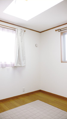 ３階の１室には天窓があるためいつも明るく、冬でもとても暖かい