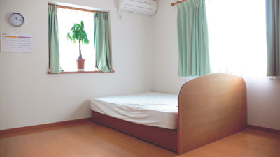 2階でいちばん広い7畳の部屋は寝室にあてられている