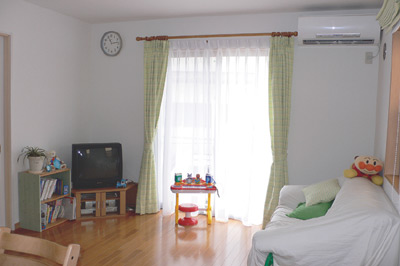 LDKの広さは約14.5畳。リビングは2面採光で、明るくゆったりとした空間となっている