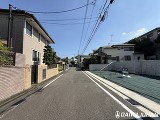 たまプラーザ駅周辺の利便性と、美しヶ丘の落ち着いた住環境を享受できる好立地です。