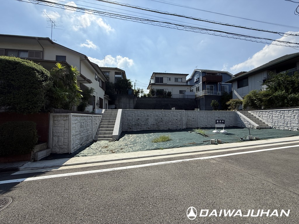 1区画158㎡のゆとりある敷地。並列駐車や庭スペースなど多彩なプランに対応可能です。