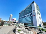 新横浜駅1300m東海道新幹線・横浜線・相鉄・東急新横浜線が利用可能。品川駅へ約11分、東京駅へ約20分（新幹線利用）。都心への移動や出張・旅行にも便利です。