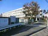 横浜市立篠原中学校980m通学しやすい距離にあり、部活動や学校行事にも参加しやすい環境。子育て世帯に嬉しい立地です。