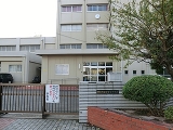 横浜市立日吉台中学校510m徒歩7分